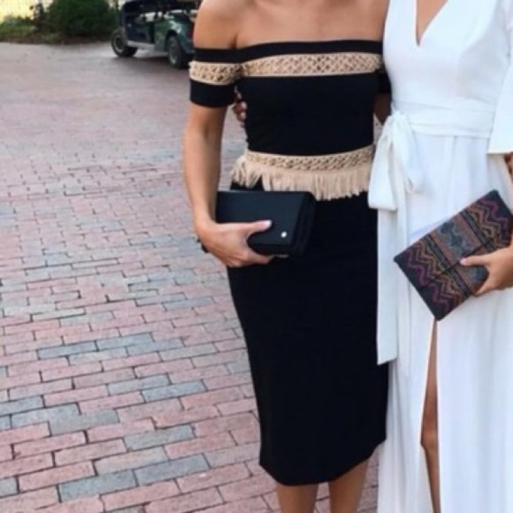 NWT Alexis Revolve Bailey Black Fringe Midi Off The Shoulder Dress Womens Medium